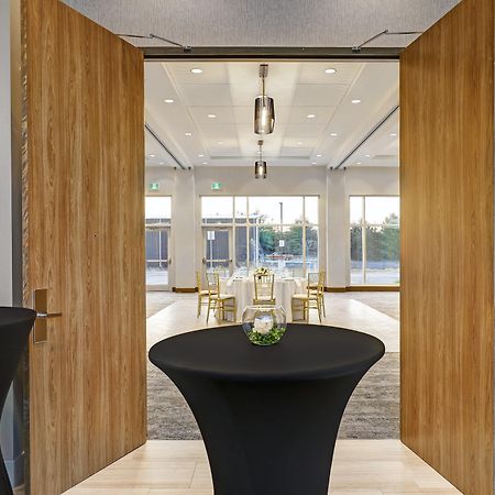 Holiday Inn Express - Kingston West By Ihg Exterior foto