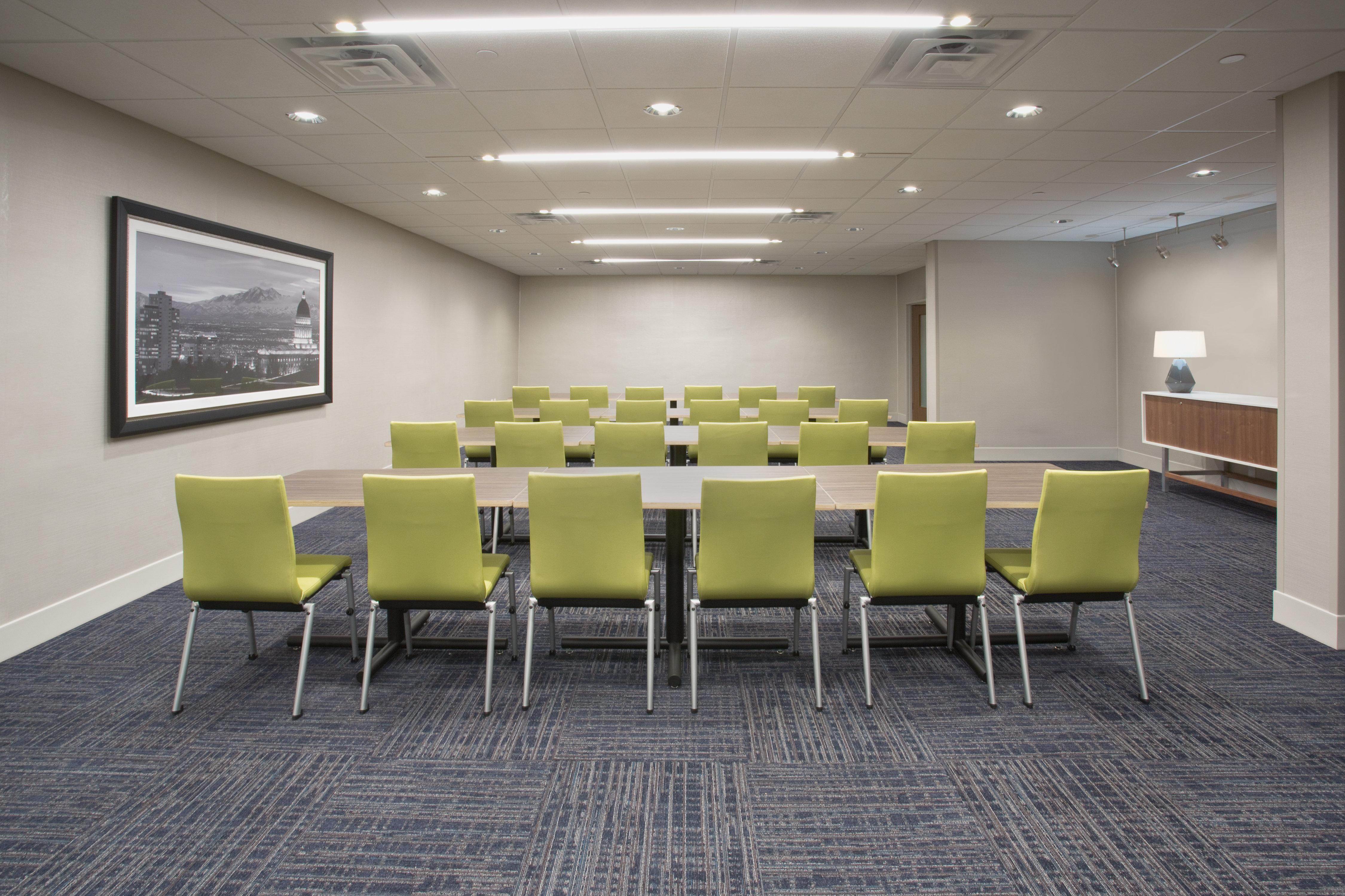 Holiday Inn Express - Kingston West By Ihg Exterior foto